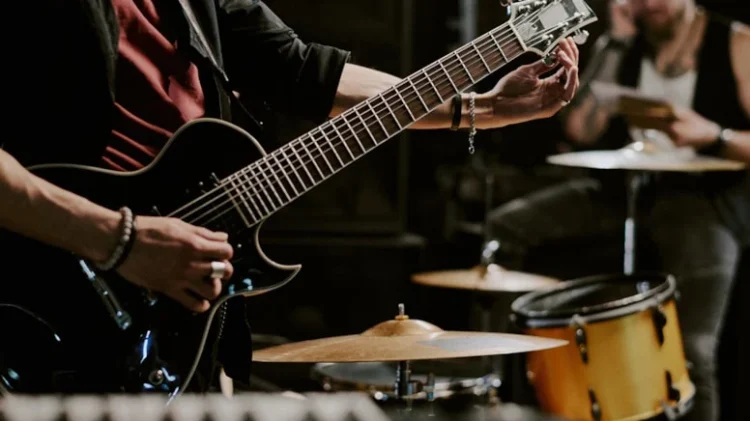 Dini değerlere hakaret ettiği iddia edilen rock grubu üyeleri tutuklandı