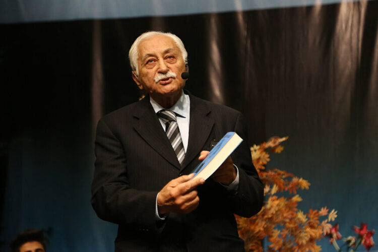 Şair ve yazar Yavuz Bülent Bâkiler hayatını kaybetti