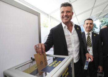 Seçimde oyunu kullanan Sadettin Saran: Fenerbahçe’ye sevgiyi getireceğiz