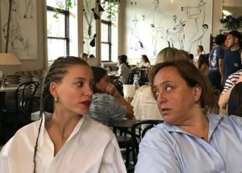 Serenay Sarıkaya: ‘Bu kadın aylardır ölümünü bekliyor, Ayşe Barım ölmesin’