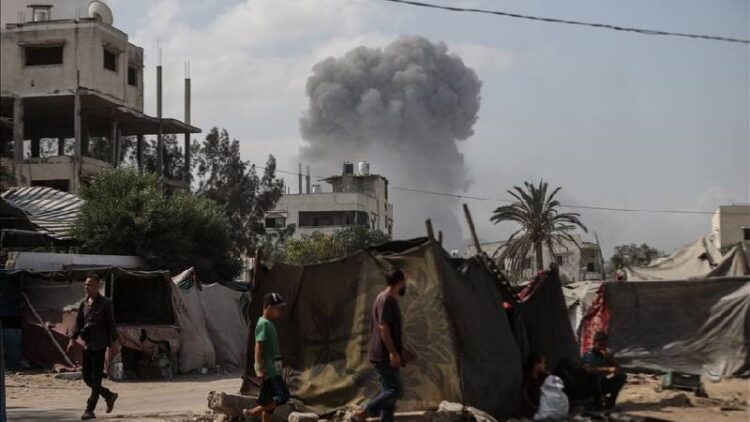 Dünya genelinde 400’ü aşkın şarkıcı ve sanatçı, “Soykırıma müzik yok” sloganıyla İsrail’i boykot etti