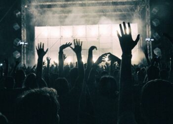 İktidar gazetesi duyurdu: ABB’ye yönelik konser soruşturmasında ünlü sanatçılar da ifade verecek