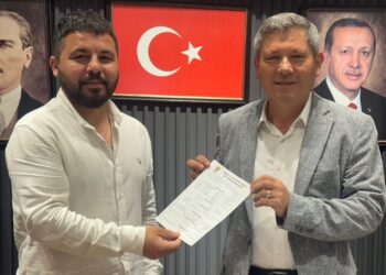 CHP’den istifa eden meclis üyesi AKP’ye katıldı