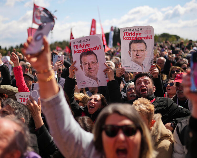 Ekrem İmamoğlu Guardian’a yazdı: Demokrasimiz ciddi tehdit altında