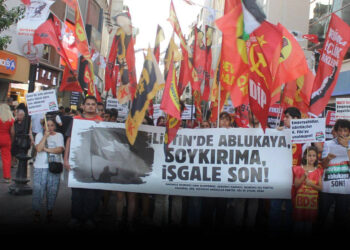 Filistin eyleminde basın açıklaması okuyan kişi hakkında ‘Cumhurbaşkanına hakaret’ten tutuklama kararı: “Konuşmanın içindeki ifadeler cımbızlanarak koyulmuş”