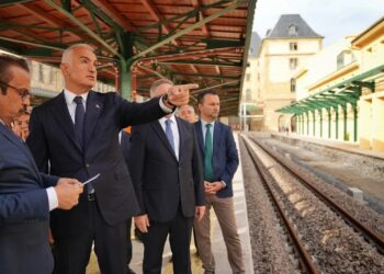 12 yıldır sefer yapılamayan Tarihi Haydarpaşa Garı’nı inceledi