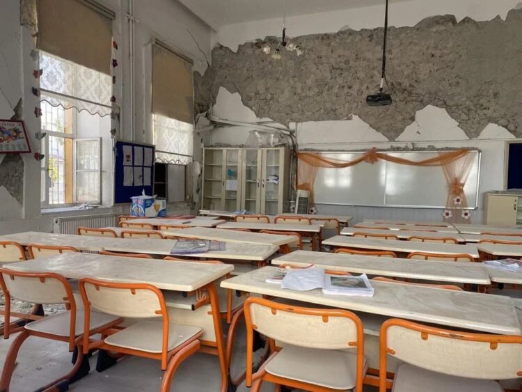 Okullara sahte karot raporu düzenlemişler