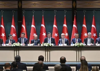 Enflasyonda sapma yüzde 62, faiz ödemelerinde yüzde 165