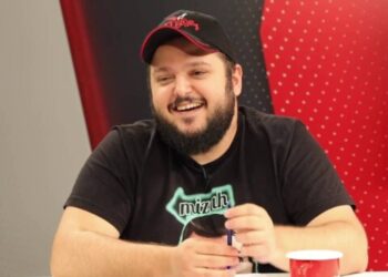 Soğuk Savaş’ın sunucusu  ve konuğu için gözaltı kararı