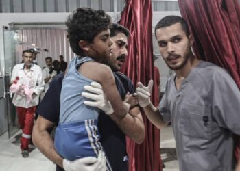 İsrail’in ateşkesi ihlal ederek Gazze’ye başlattığı saldırılarda 46’sı çocuk 104 Filistinli hayatını kaybetti