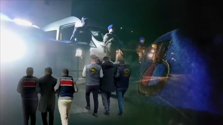 Hukuksuz operasyonlar hız kesmiyor: 32 ilde 62 gözaltı 41 tutuklama daha