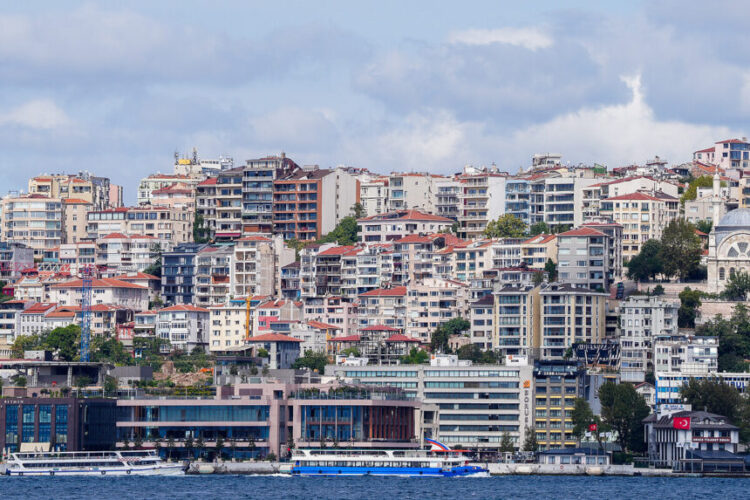 AKP ‘aylık 130 bin TL taksitle’ kolay ev sahibi yapacak
