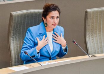 Bakan Zuhal Demir, Erdoğan yanlısı imamların yeşil pasaportla Belçika’ya gönderilmesine soruşturma istedi