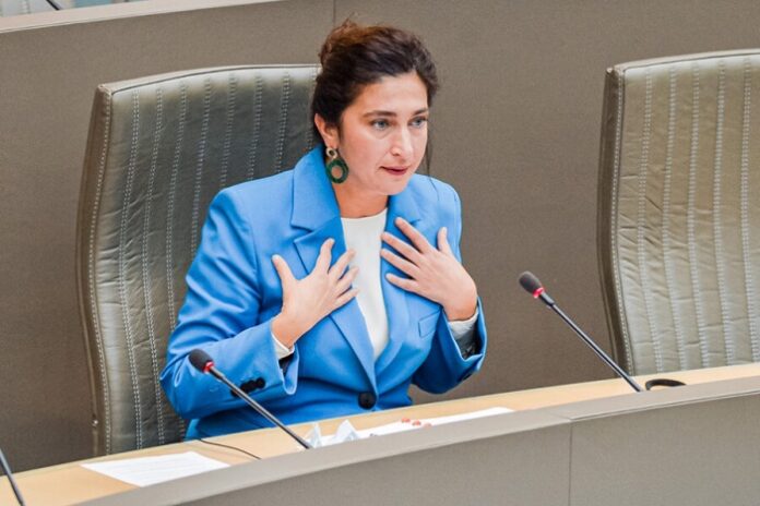 Bakan Zuhal Demir, Erdoğan yanlısı imamların yeşil pasaportla Belçika’ya gönderilmesine soruşturma istedi