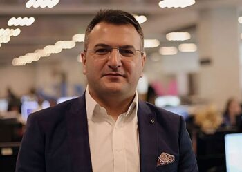 Cem Küçük’ten dikkat çeken operasyon kulisi: “Esas büyük fırtına ondan sonra kopacak; Büyük iş adamları teker teker çağrılacak”