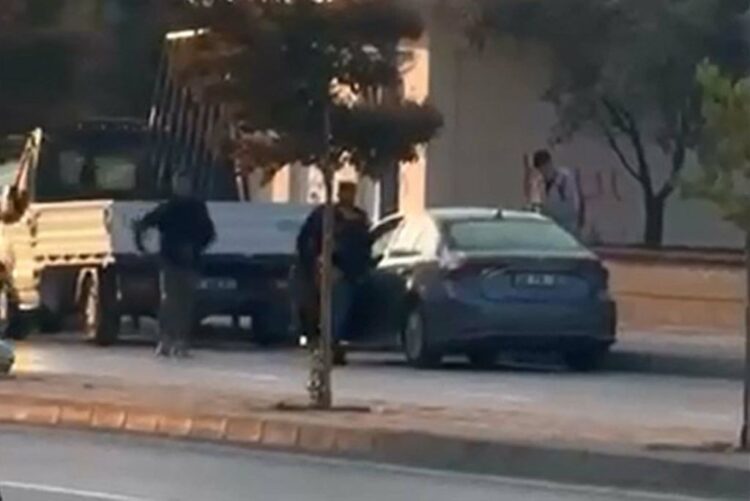 O anlar kamerada: Denizli’de okul müdürü, çocuklarının önünde vuruldu