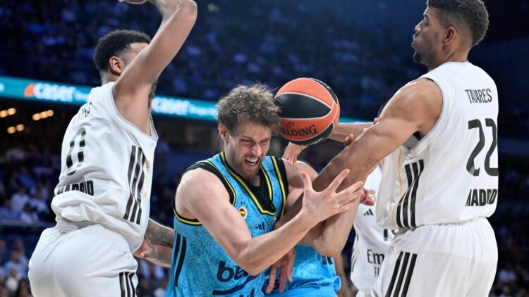 EuroLeague’de 5. mağlubiyet ağır oldu: Fenerbahçe Beko, Real Madrid’e 26 sayı farkla yenildi