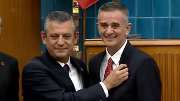 İYİ Parti’den ihraç edilen Bağımsız Sakarya Milletvekili Ümit Dikbayır CHP’ye katıldı