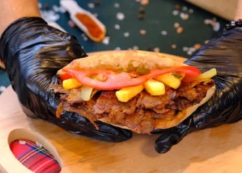 Boykot çağrısı bile yapıldı: Tombik döner sosyal medyayı karıştırdı