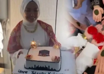 Bu da oldu: Umre kınası yapıp, Kabe temalı pasta kestiler