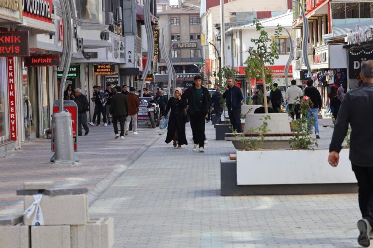 Van’da 2 yılda 700 esnaf kepenk indirdi