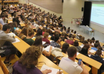 YÖK yeni düzenlemeyi duyurdu: Üniversiteyi 3 yılda bitirmek mümkün olacak