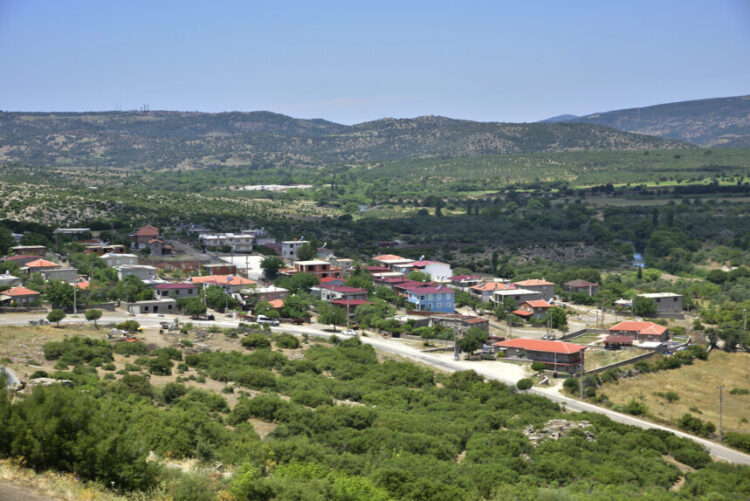 Yazlık sahipleri ve köyde evi olanlara katlamalı vergi