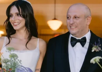 Yeni anne olan genç sanatçı ifade için beklerken zor anlar yaşadı