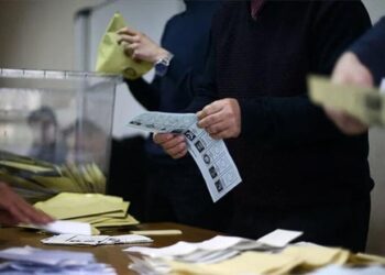 Ertuğrul Özkök: Anketlere göre CHP yüzde 40’a yürüyor