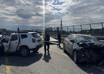 Sakarya’da trafik kazasında iki jandarma hayatını kaybetti