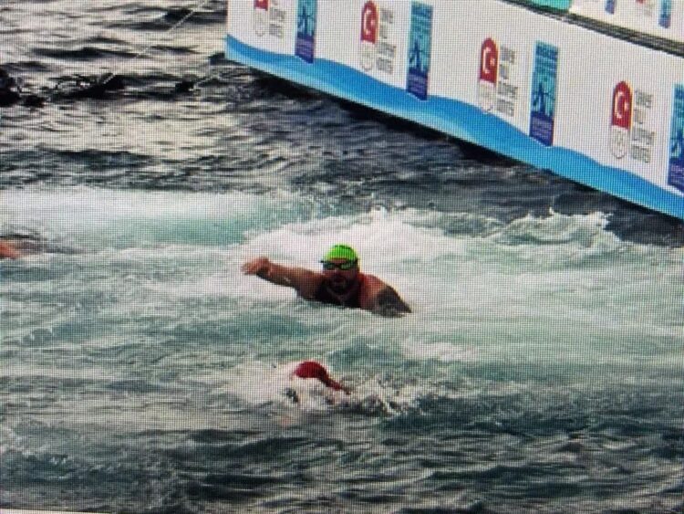 Rus yüzücü hala kayıp: Annesi bulana ödül verecek