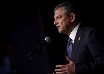 Özgür Özel, İmralı ziyareti için AKP’den yapılan teklifi açıkladı