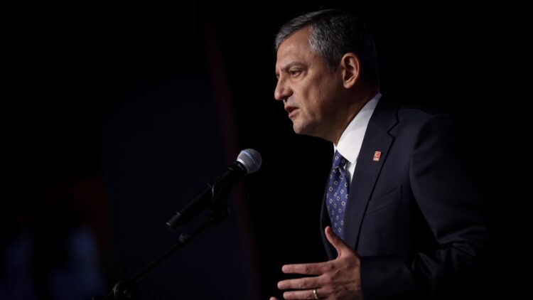 Özgür Özel, İmralı ziyareti için AKP’den yapılan teklifi açıkladı