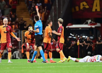 The Economist yazdı: Hakemler bahis sitelerinde; Türk futbolu siyaseti kadar kirli