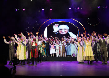 IFLC’nin “Zamanın İzleri” programı Chicago’da salonu coşturdu