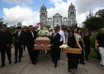 37 yıldır ABD’de tutuklu olan uyuşturucu baronuna gösterişli cenaze töreni