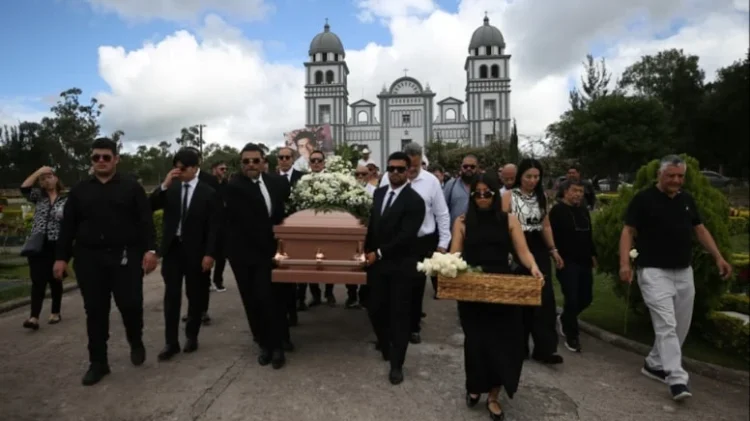 37 yıldır ABD’de tutuklu olan uyuşturucu baronuna gösterişli cenaze töreni