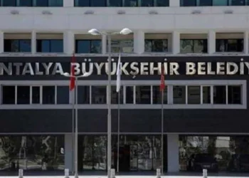 Antalya Büyükşehir Belediyesi’ne rüşvet soruşturması: 8 gözaltı