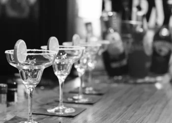 Britanya ‘metanol zehirlenmesi’ uyarı listesine 11 ülke ekledi: Türkiye de var