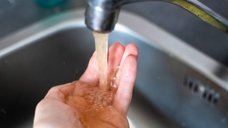 İSKİ’den açıklama geldi: Musluklardan neden çamurlu su akıyor?