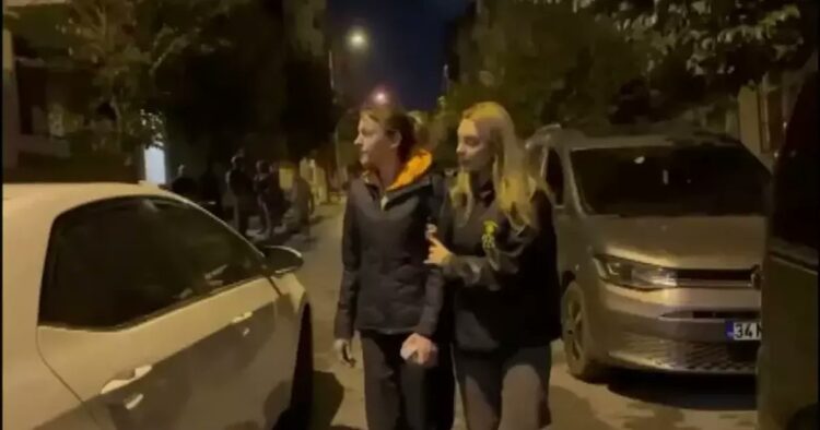 Lisedeki öğretmeniyle yasak aşk yaşadı: Birlik olup matematik öğretmenini öldürdüler