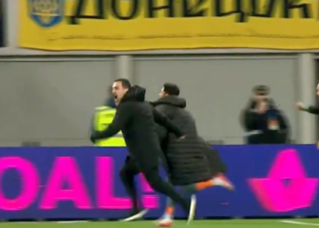 40 metre depar attı: Arda Turan kendinden geçti