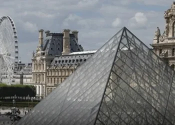 Soyulan Louvre müzesinin şifresi alay konusu oldu: “123456 yapsaydınız daha iyiydi”