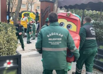 Bağcılar Plevne Parkı’nda oynayan beş çocuk elektrik akımına kapıldı