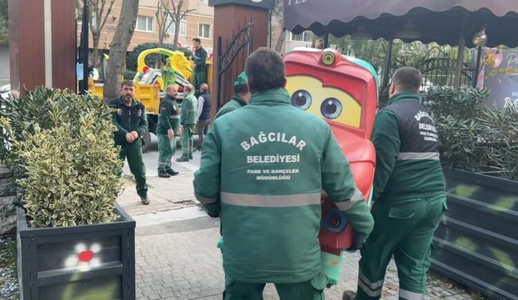 Bağcılar Plevne Parkı’nda oynayan beş çocuk elektrik akımına kapıldı