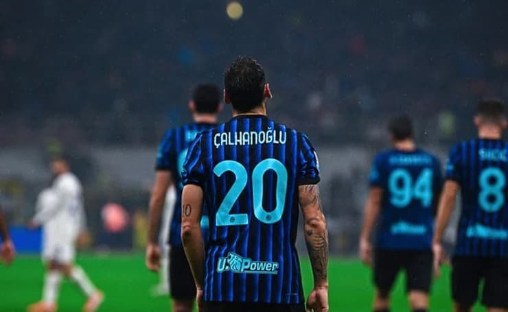 Hakan Çalhanoğlu Inter’de ayın futbolcusu seçildi