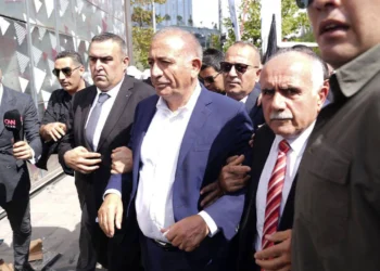 Mahkemeden ‘devam’ kararı: Gürsel Tekin kayyım olarak göreve devam edecek