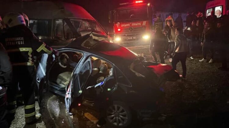 5 araç birbirine girdi, ortalık can pazarına döndü