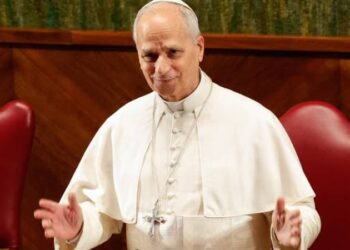 Papa’dan Hollywood yıldızlarına davet