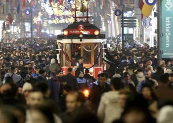 TÜİK verileri: Gelirin yarısını en zengin yüzde 20’lik kesim alıyor